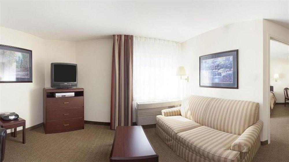 Sonesta Simply Suites St Louis Earth City Екстериор снимка