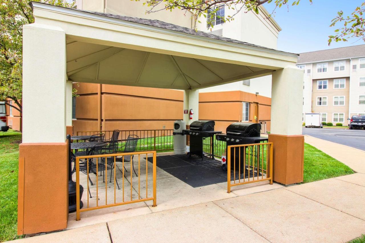 Sonesta Simply Suites St Louis Earth City Екстериор снимка