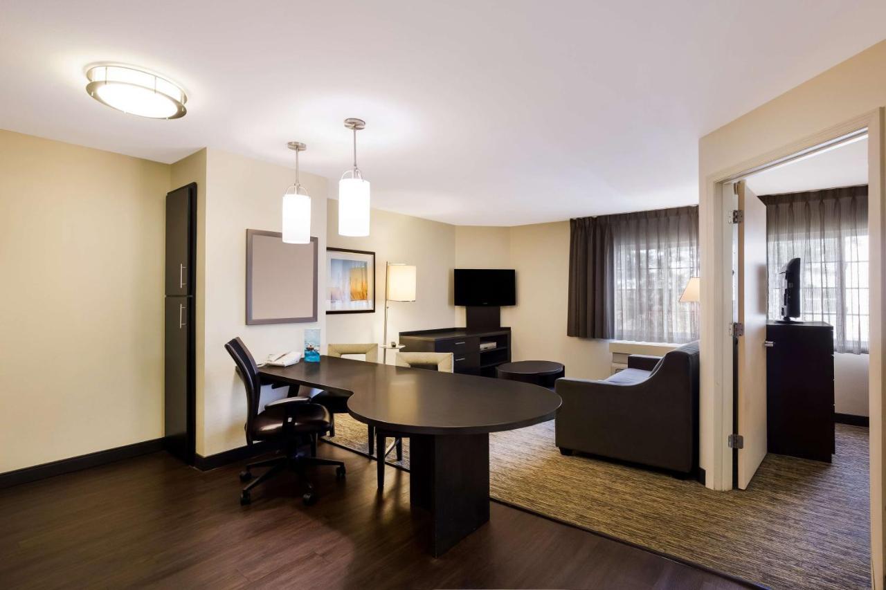 Sonesta Simply Suites St Louis Earth City Екстериор снимка