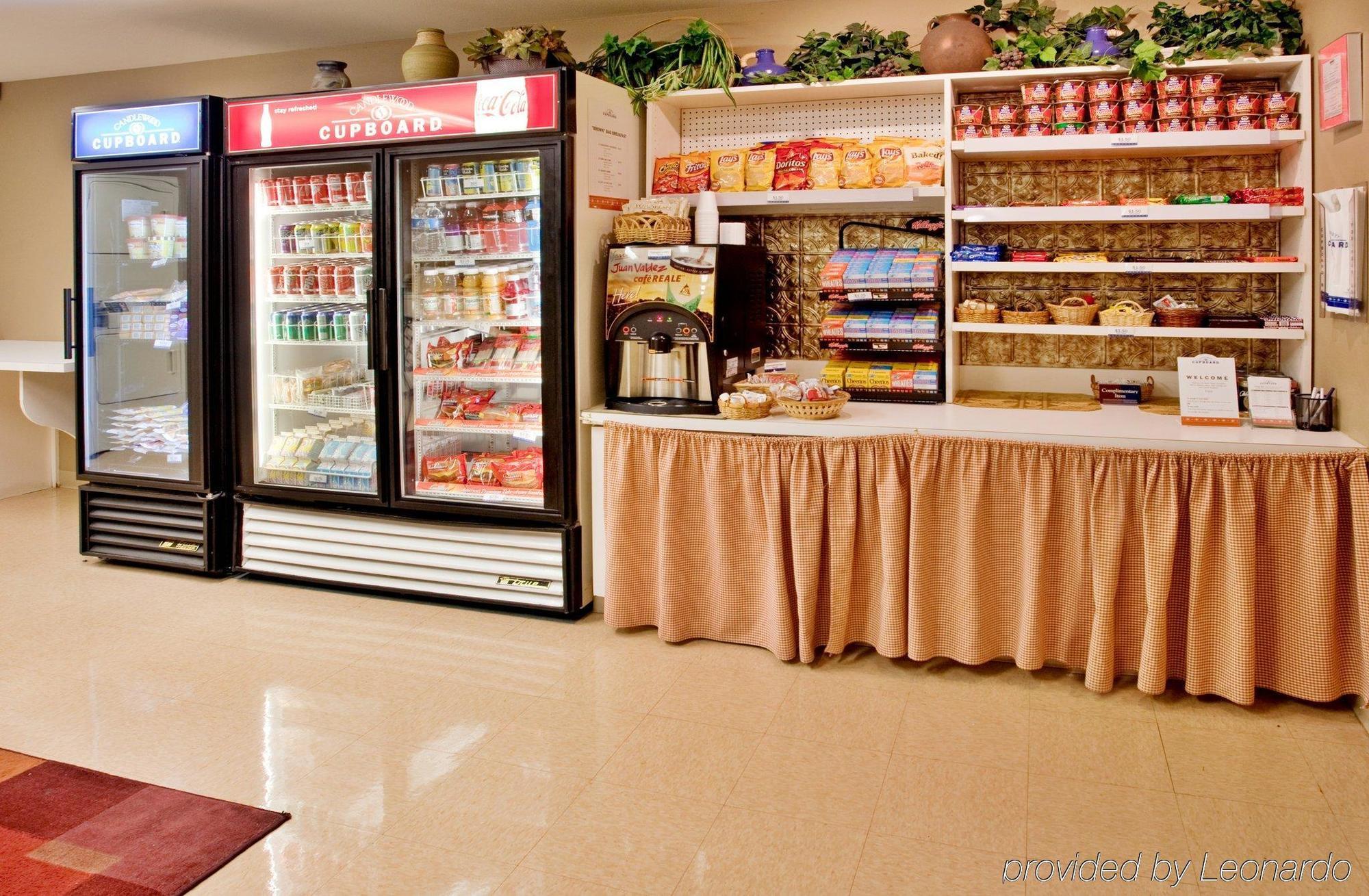 Sonesta Simply Suites St Louis Earth City Съоръжения снимка