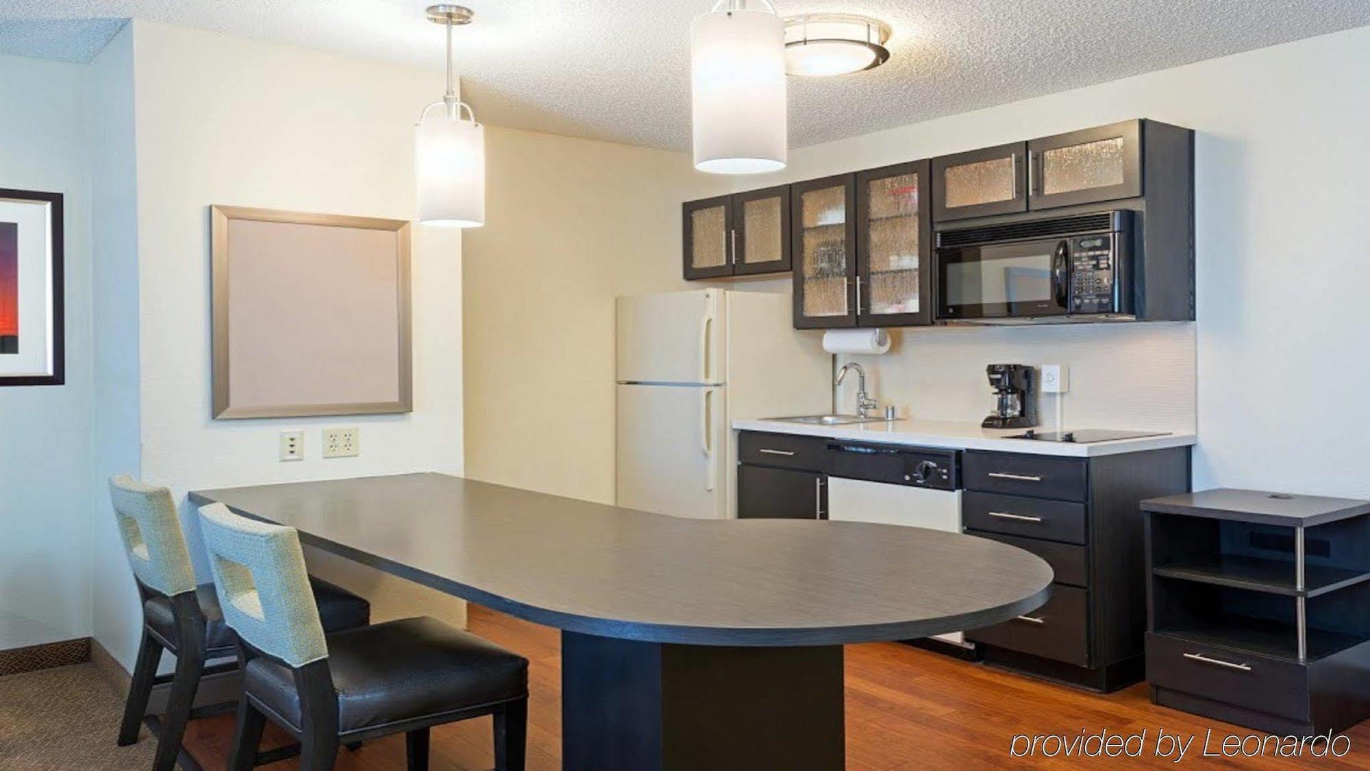 Sonesta Simply Suites St Louis Earth City Екстериор снимка